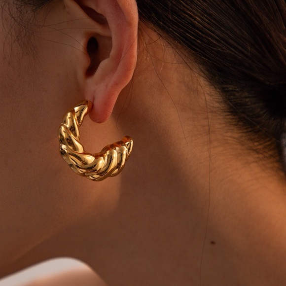 18K Gold Plated Chunky Hoop Earrings*Puff Hoops*High Gloss Finish*Twisted Hoops - Picture 5 of 7